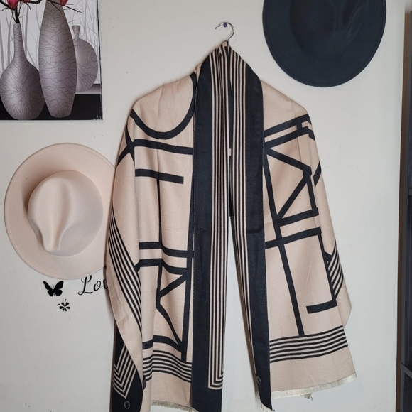 Stylish Reversible large Soft Cozy cashmere/Pashmina - Picture 2 of 2